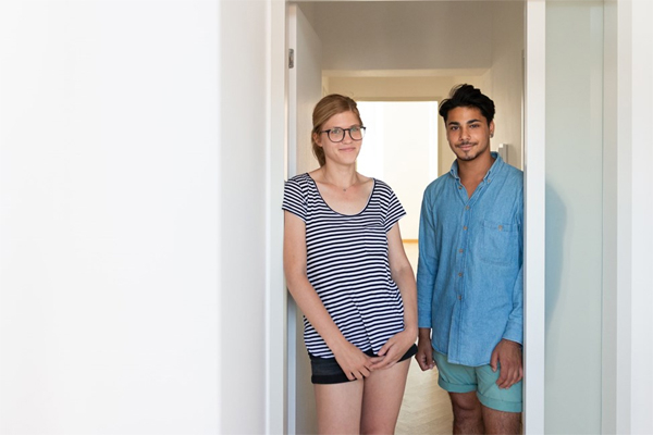 Vysokoškoláci a mladí z dětských domovů spolu začnou bydlet o prázdninách