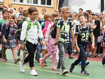 Nový školní rok začal - na řadě míst jižní Moravy s novými učebnami