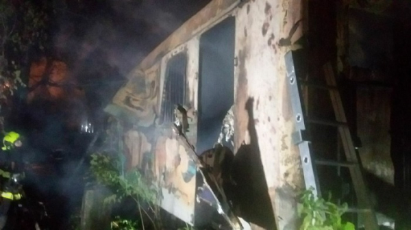 Při požáru odstaveného vagonu v Brně uhořeli čtyři lidé