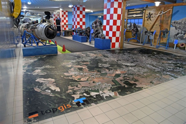 Technické muzeum v Brně si pořídilo na podlahu obří leteckou mapu města. Zabírá plochu 40 m2