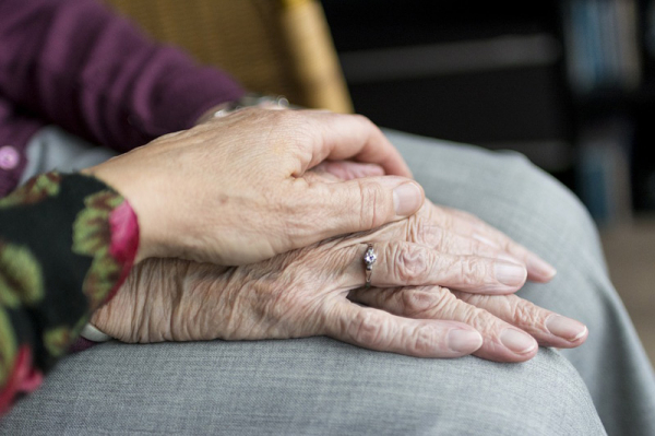 Lidí trpících Alzheimerovou chorobou vloni přibylo, za pět let vzrostl jejich počet o čtvrtinu
