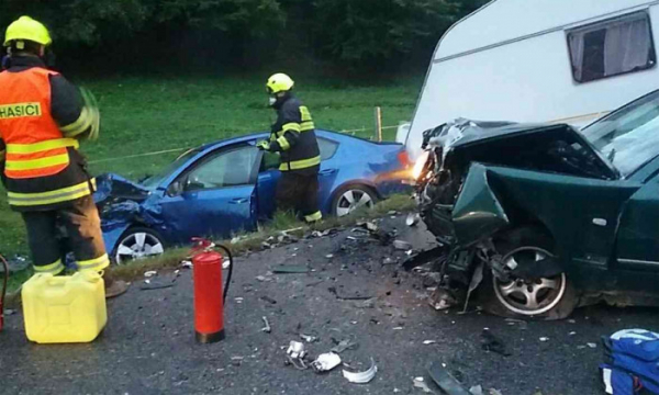 U nehody dvou vozidel na Blanensku, při které se zranily tři osoby, zasahoval i vrtulník LZS