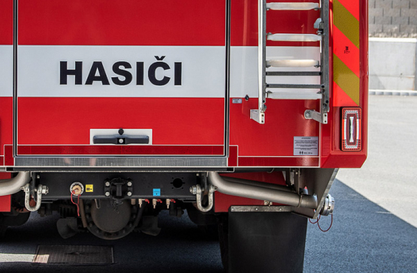 V Hustopečích hasiči likvidovali požár adventního věnce v přízemním bytě