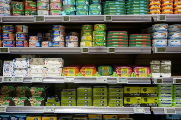 Většina českých spotřebitelů nedokáže podle současných nutričních tabulek na obalech posoudit složení potravin