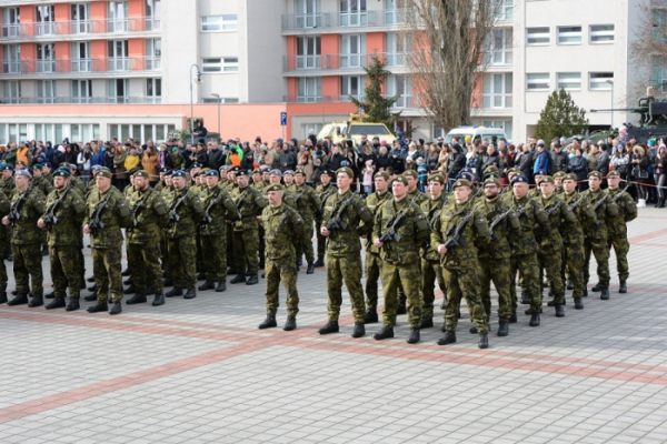 AČR: Ve Vyškově složilo slavnostní vojenskou přísahu přes 200 nových rekrutů