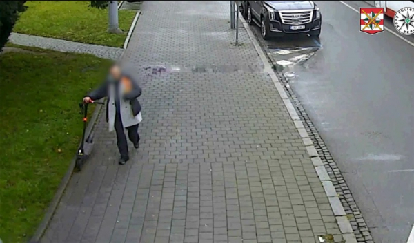 Zloděje elektrické koloběžky v centru Brna pomohly dopadnout kamery