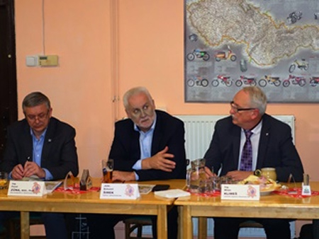 Hejtman Šimek jednal s autory petice za změnu režimu vstupu do vojenského újezdu Březina