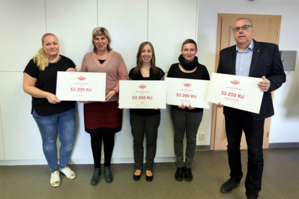 Nadace sanafriends předala více jak 200 tisíc korun organizacím na podporu pacientů se vzácnou nemocí